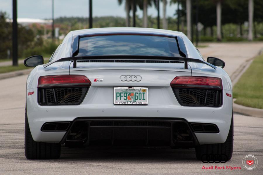  Audi R8 V10 on Vossen Wheels (HC-1) 2017 года  (фото 19 из 20)